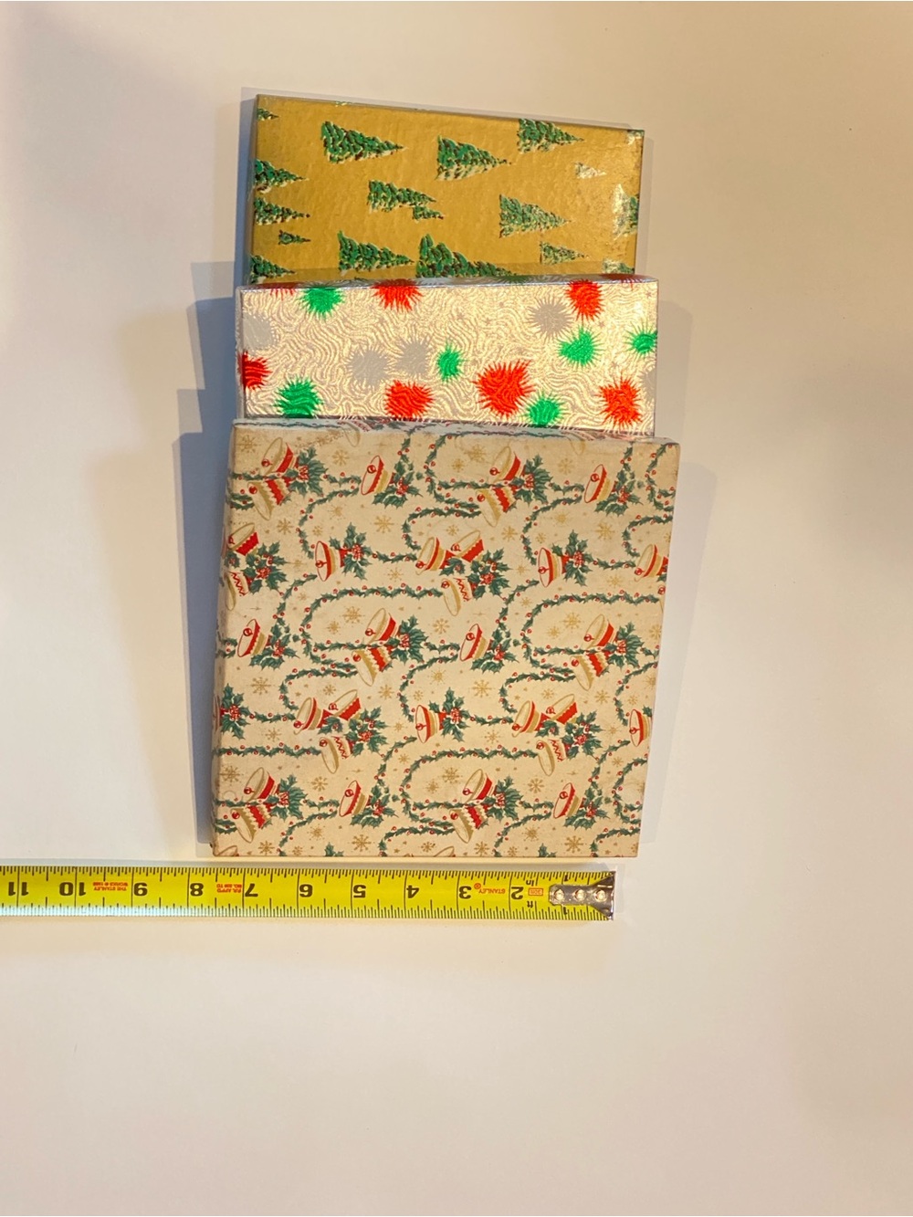 57 vintage 1960s Christmas boxes. - Picture 6 of 16